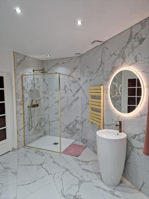 Maison Chic Avec Jacuzzi Nogent Sur Oise Yaospa60 Exterior photo
