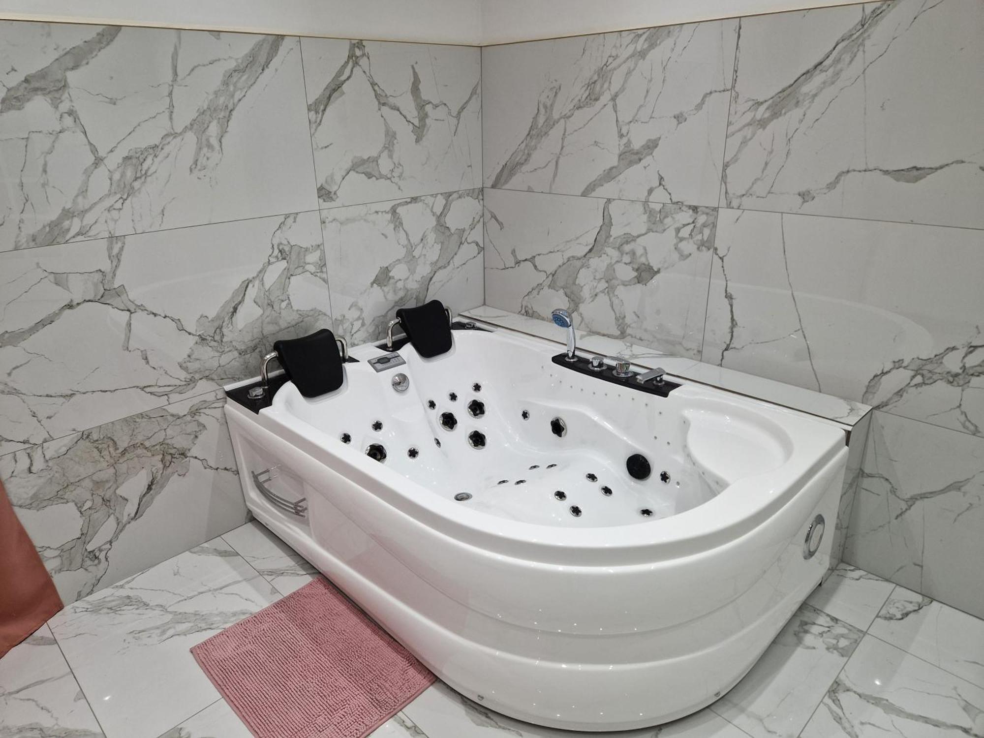 Maison Chic Avec Jacuzzi Nogent Sur Oise Yaospa60 Exterior photo
